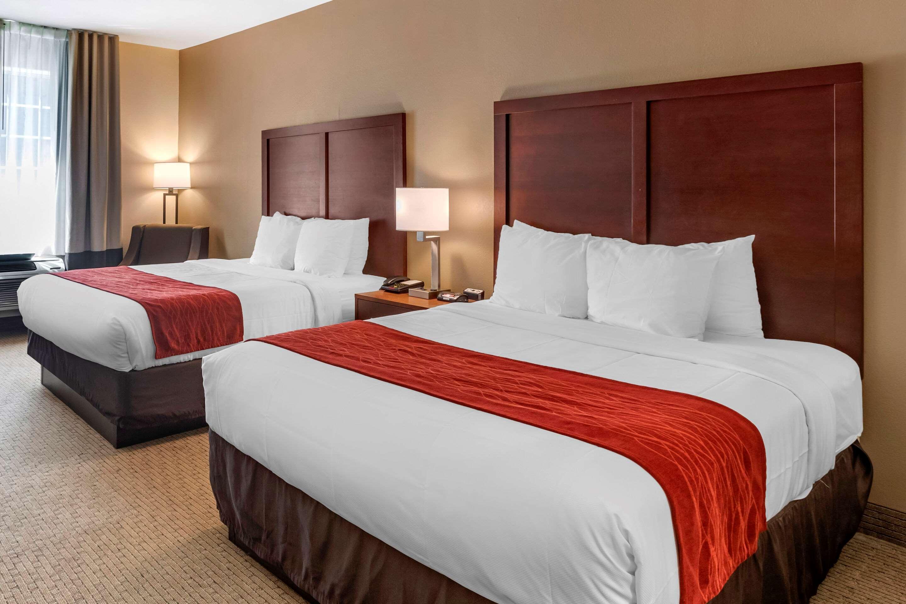 Comfort Inn & Suites Villa Rica Exterior photo