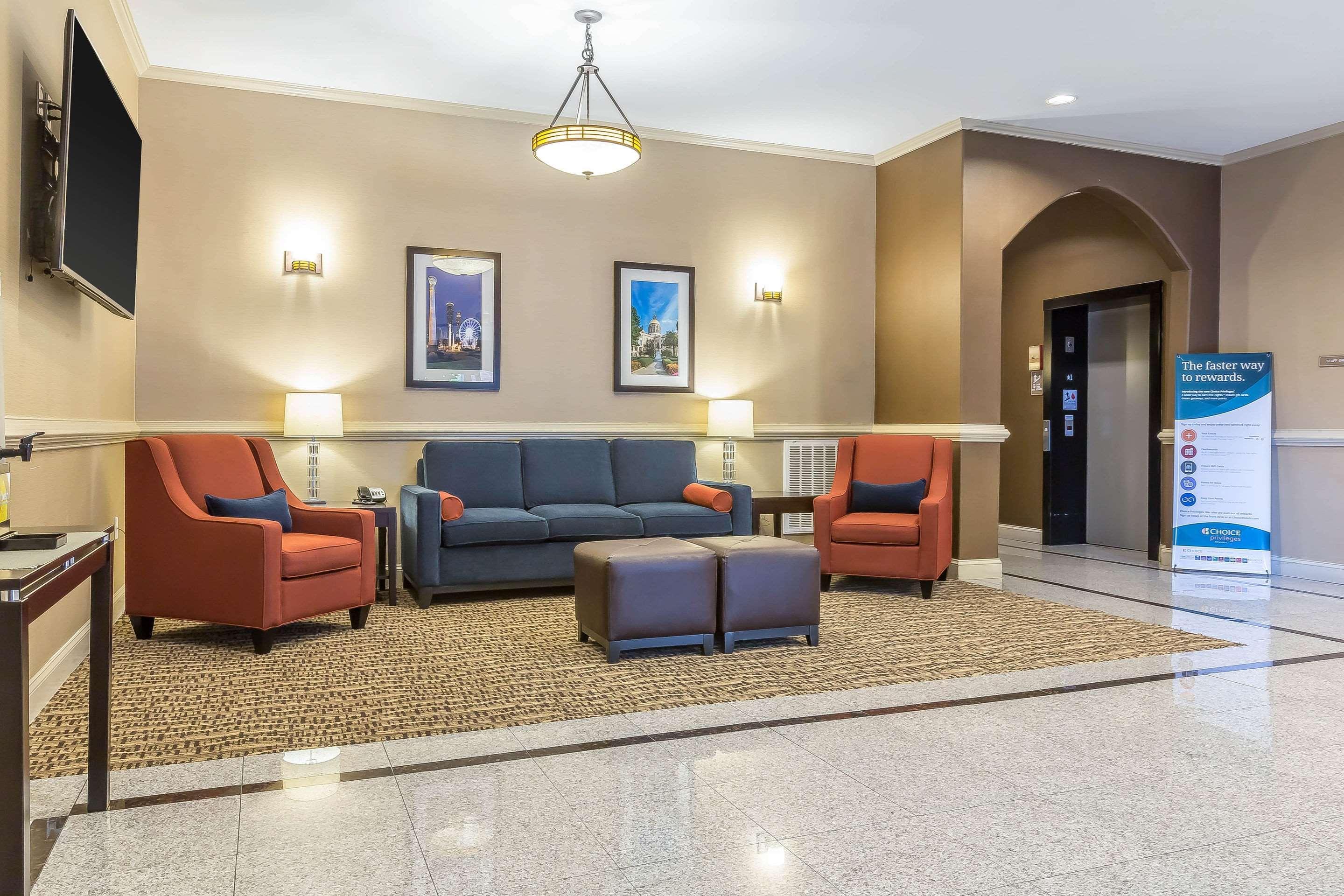Comfort Inn & Suites Villa Rica Exterior photo