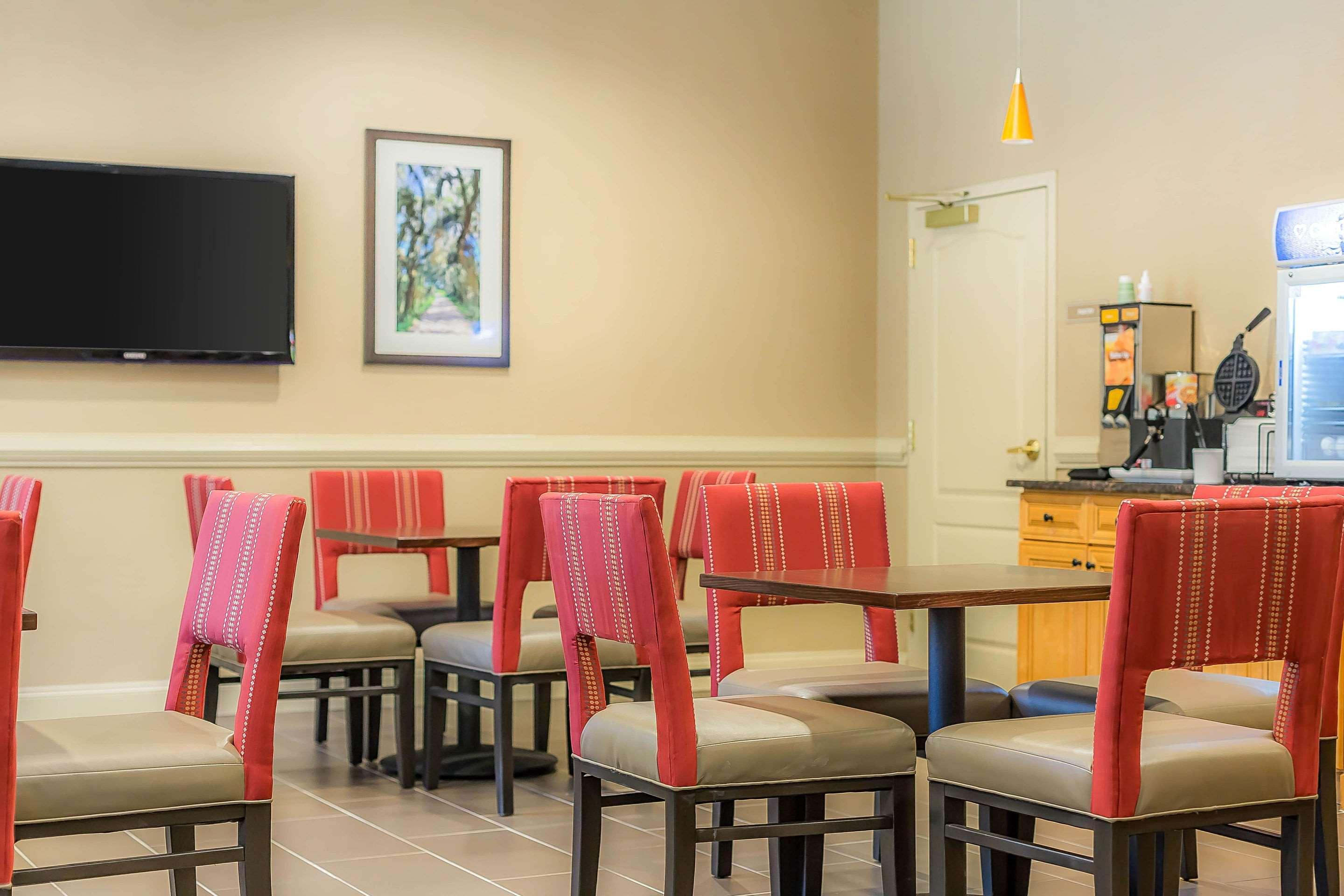 Comfort Inn & Suites Villa Rica Exterior photo