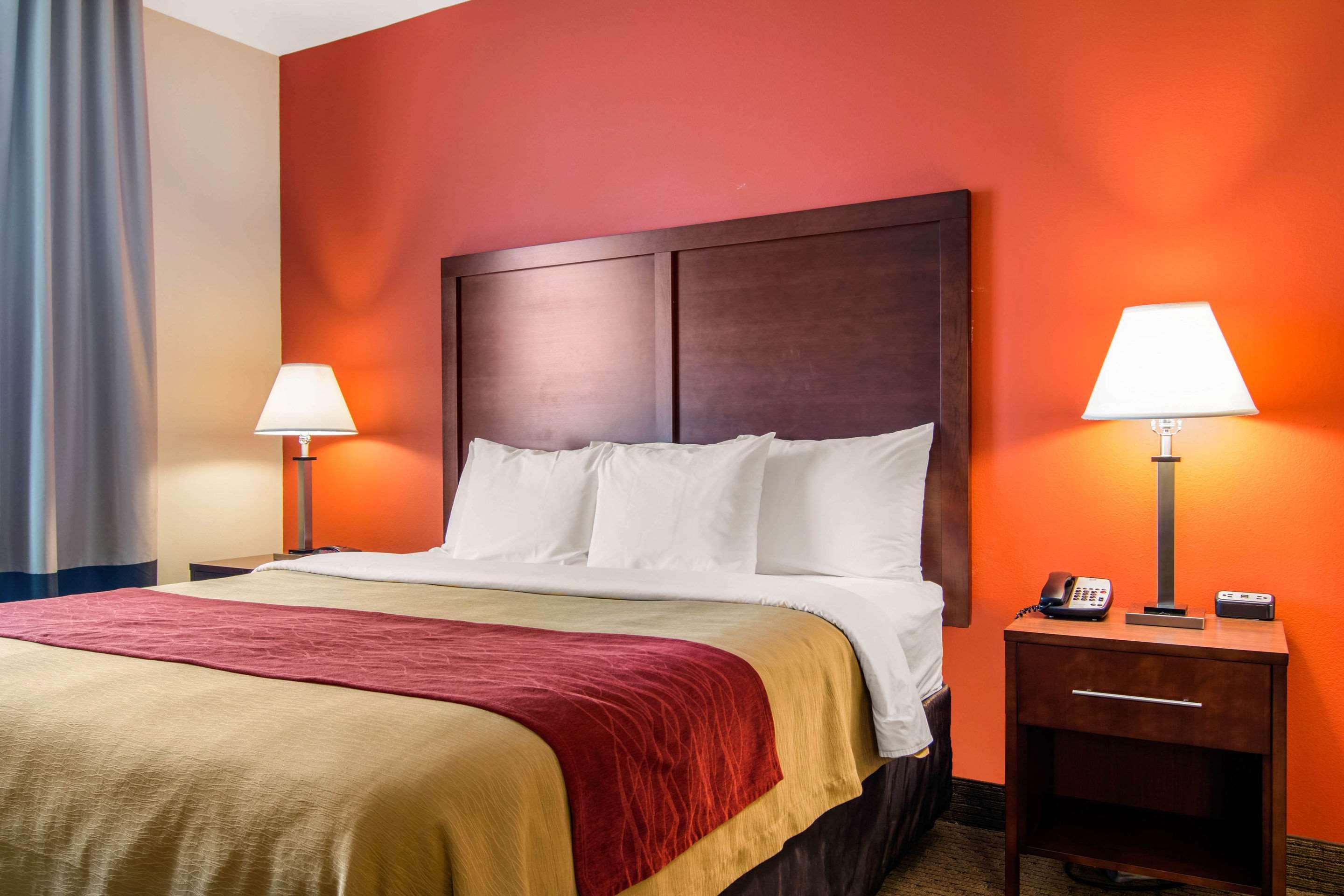Comfort Inn & Suites Villa Rica Exterior photo